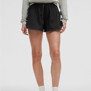 Lululemon Soft Jersey Mid-Rise Curved-Hem Short 3”